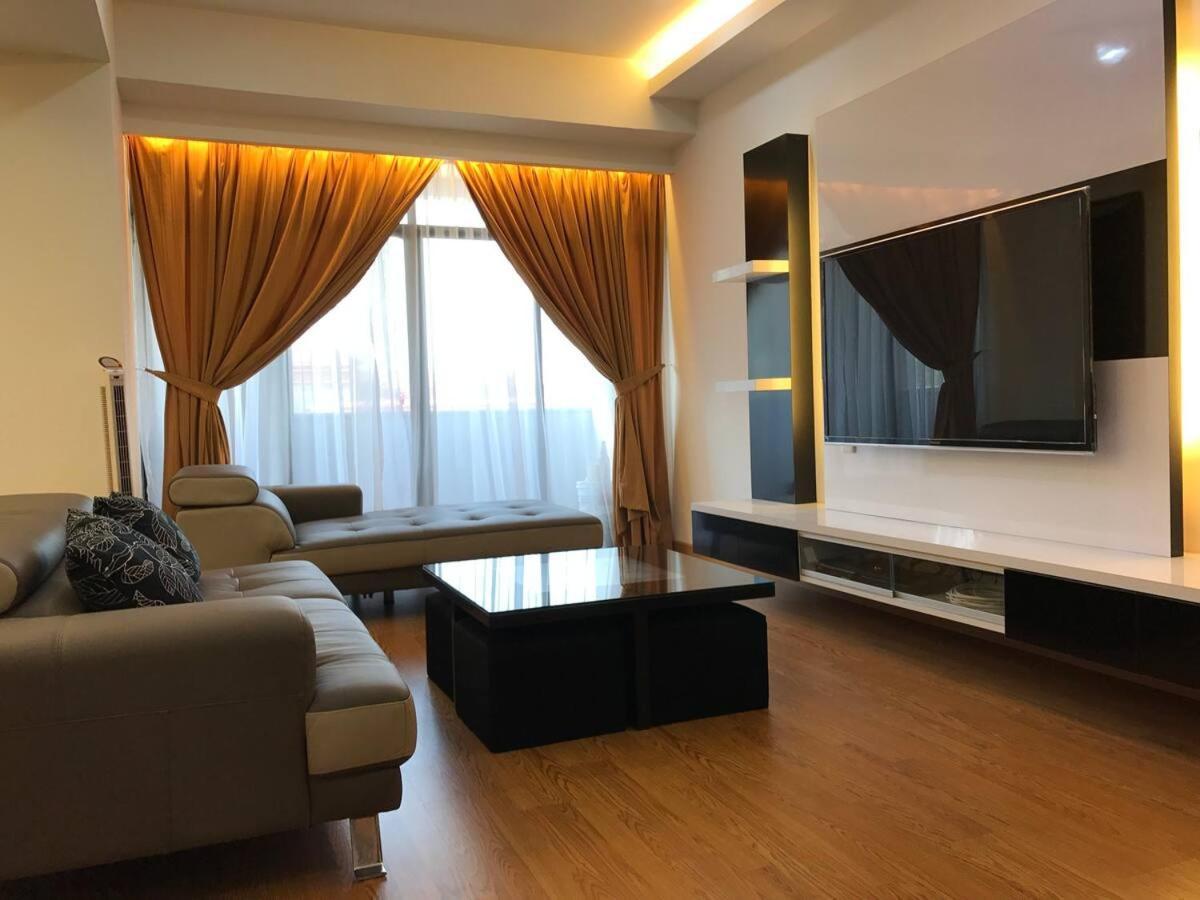 Alza Mahkota Hotel Melaka Kültér fotó